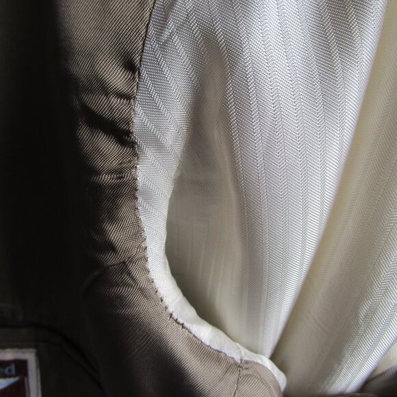 Irish wool tweed dinner jacket, multiple inside pockets, double vent, hand woven - Picture 15 of 16